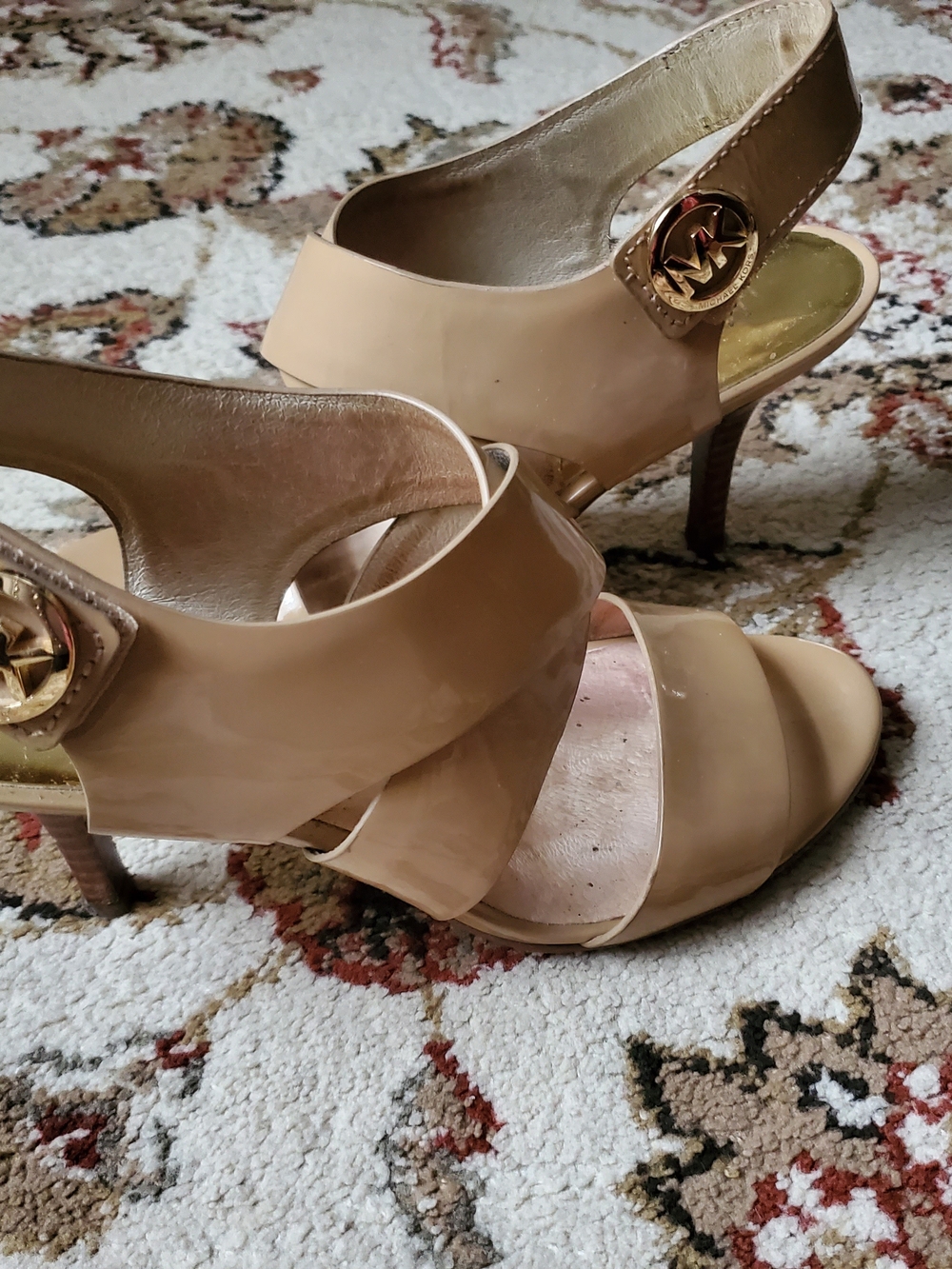 Michael Kors Rochelle  Nude Beige Patent Leather Heeled Sandals Sz 6